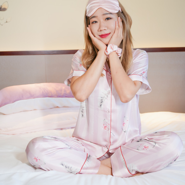 China Short soft custom color size poly satin pajamas factory and